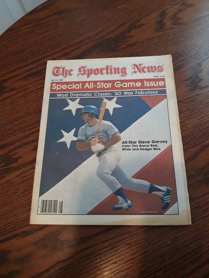 JULY 12,1980-THE SPORTING NEWS-STEVE GARVEY OF THE LOS ANGELES DODGERS(NM) Foto 1 de 1
