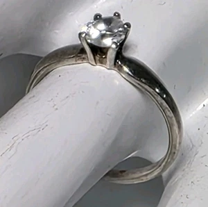 Vintage Dainty 925 Sterling Silver CZ Heart Solitaire Ring Sz 6.75 (J2) - Picture 1 of 7
