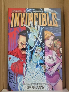 Invincible, Volumen 22: Reinicio (Libro de bolsillo o tapa blanda) - Imagen 1 de 6