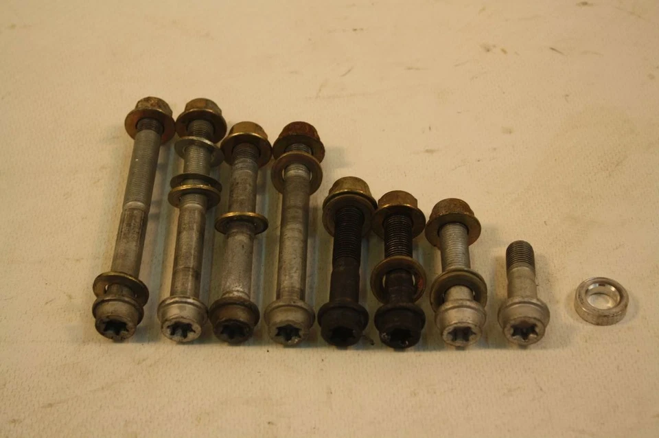 БОЛТЫ КРЕПЛЕНИЯ РАМЫ ДВИГАТЕЛЯ TRIUMPH SPEED TRIPLE 1050 - Изображение 1 из 1