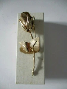 VINTAGE Signed Giovanni Gold Tone Leafy Long Stem Rose Brooch Pin Fancy in Box - Picture 1 of 3