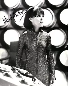 Doctor Who Autograph: WENDY PADBURY (The Mind Robber) Signed Photo - Imagen 1 de 1