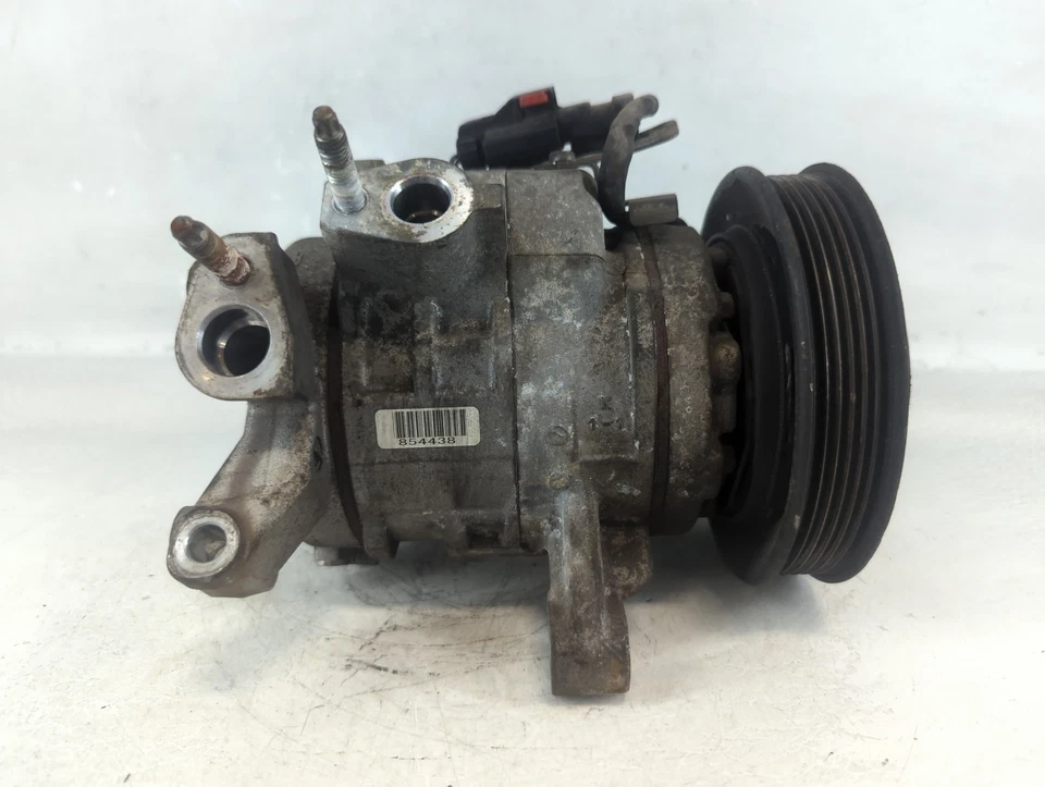 Compresor de aire acondicionado Dodge Ram 1500 OEM UXI3Q Foto 1 de 4