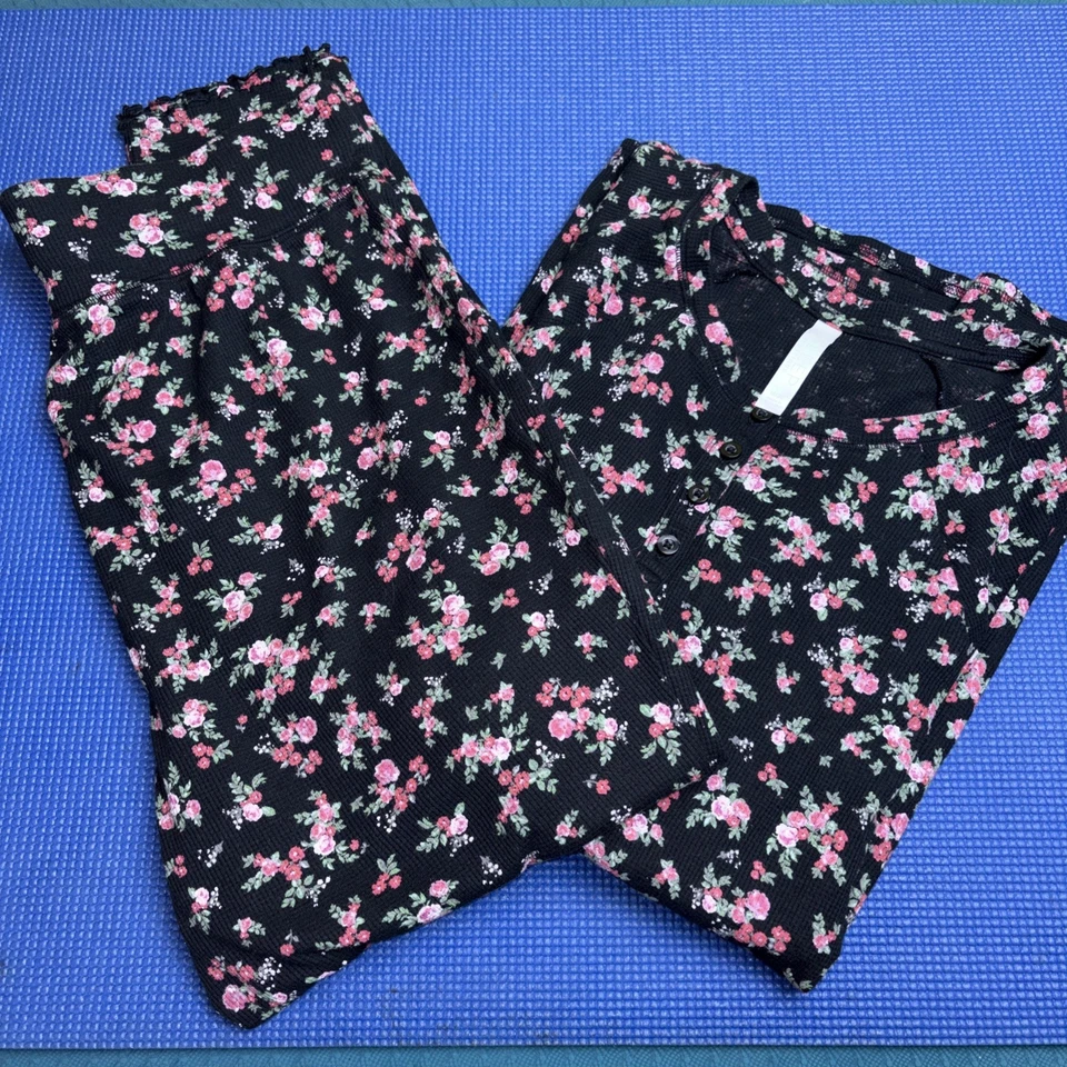 Pijama térmico floral negro Sleep By Cacique de 2 piezas talla 18/22 Foto 1 de 4