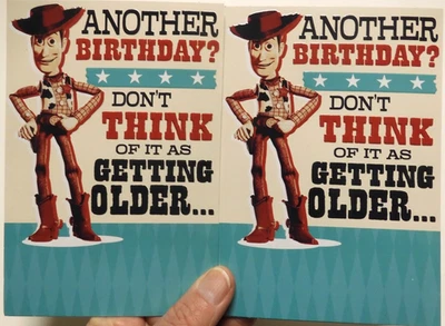 2 Tarjetas Sello CUMPLEAÑOS Anciano Valioso Artículo de Coleccionista Woody Disney Foto 1 de 4