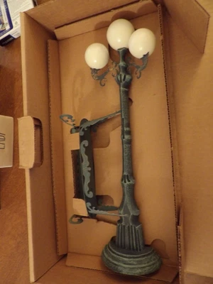 Домашние интерьеры и подарки уличный фонарь со скамейкой #8893 DH в коробке - Изображение 1 из 2