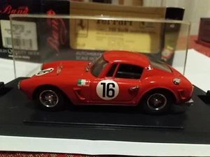 BANG 1:43 FERRARI 250 SWB TRINTIGNANT/ABATE LE MANS 1961 CON BOX - Foto 1 di 6