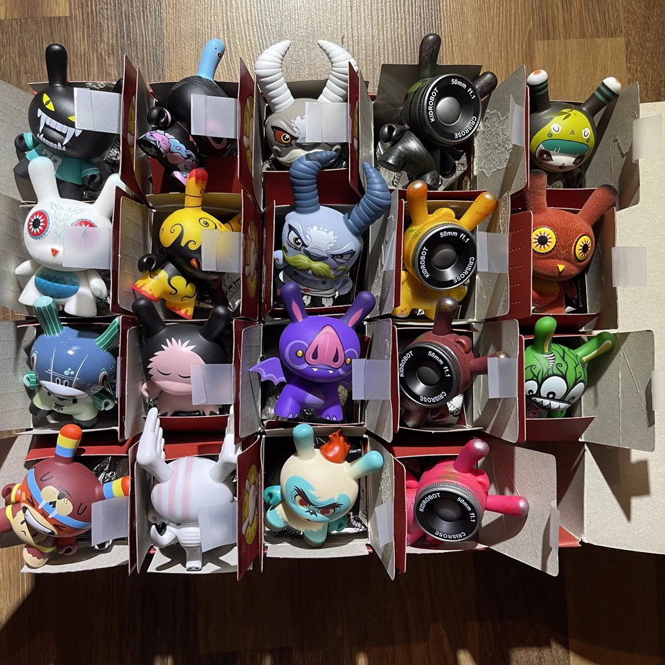 Kidrobot DUNNY 3" SIDE SHOW - 2013 - Persecuciones - Figuras de vinilo - Lote a elección Foto 1 de 1