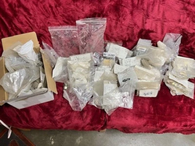 Lote de piezas misceláneas Great Dane/Gravley más de 170 piezas - Valor minorista $725.00 Foto 1 de 4