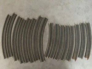 Fleischmann OO/HO gauge R357 and R425 curved brass track - Picture 1 of 3
