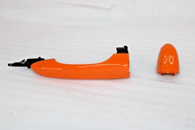 ☑️ Manija de puerta trasera izquierda conductor naranja Chrysler 1SZ34TRMAA 2013-2016 Dodge Dart Foto 1 de 4