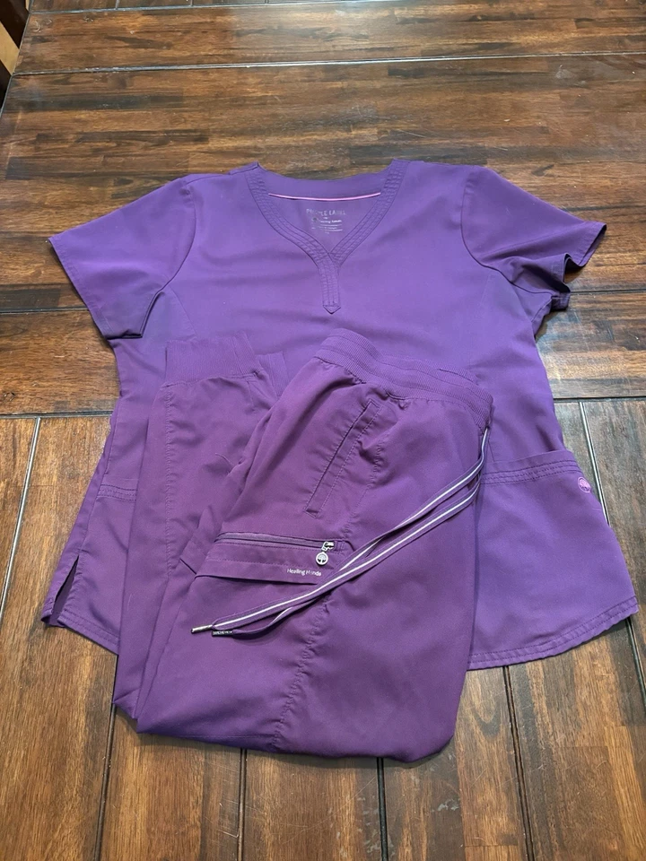 Juego Exfoliante Healing Hands, Parte Superior XL, Parte Inferior LP Jogger, Vino Foto 1 de 4