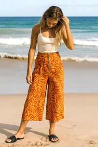 Free People Movement Large Tropical Print Cropped Wide Leg Hose - Bild 1 von 9