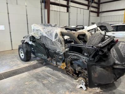 Used Power Steering Pump fits: 2010 Jeep Wrangler 3.8 Grade A - Image 1 of 4