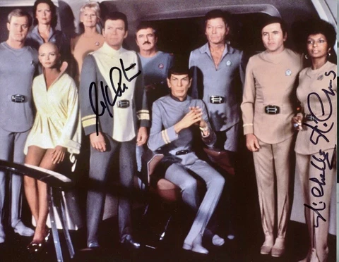 William Shatner & Nichelle Nichols HAND SIGNED STAR TREK 10x8 Photograph IP COA Cover