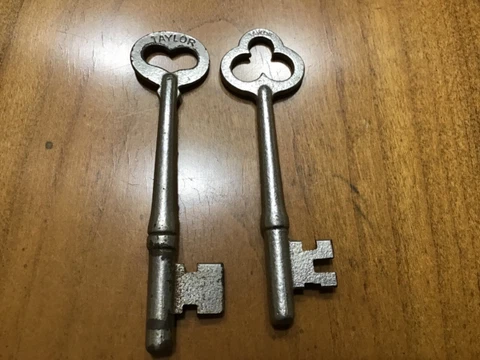 2 Taylor  Antique Lock Skeleton Key # 553, 539 Cover