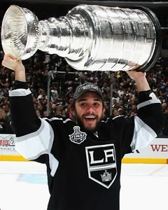 Foto de hockey de la NHL Alec Martinez 2012 campeón de la Copa Stanley Los Angeles Kings 8x10 - Imagen 1 de 1