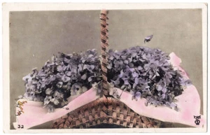 Cestino con violette. TS n. 32. - Foto 1 di 2