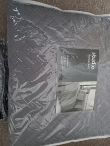 Grey Bedspread and Pillow Sham Set Double - Picture 1 of 6