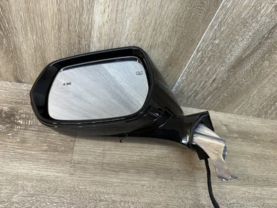 2023-24 CADILLAC LYRIQ LH MIRROR ASSY -BLACK - OEM PART#  86788604 - Image 1 of 4