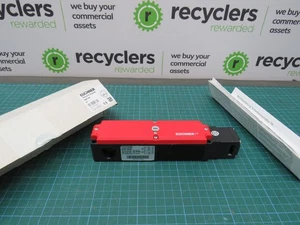 Euchner Safety Switch TP4-2131A024M - Picture 1 of 4