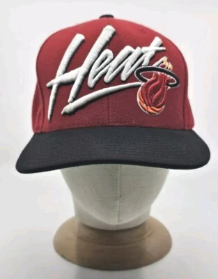 Boné Snapback Miami Heat Mitchell and Ness Vermelho NBA - Imagem 1 de 4