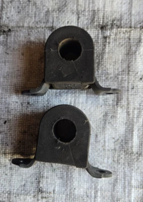 92-00 LEXUS SC300 sc400 SOPORTES DE BARRA ESTABILIZADORA TRASERA OEM LH y RH Foto 1 de 4