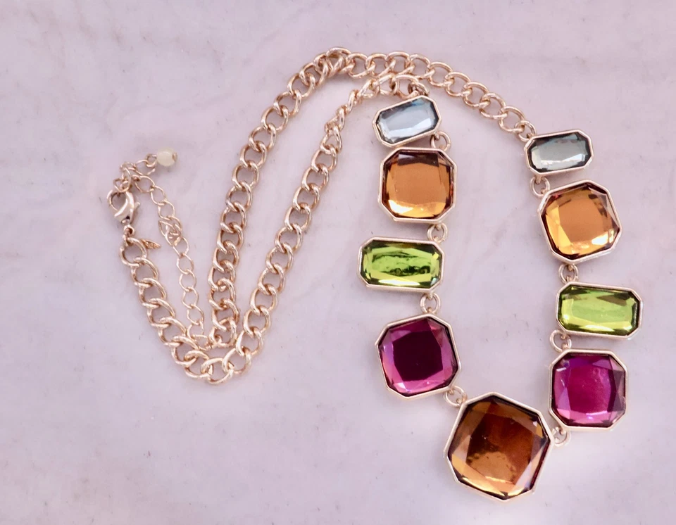 Collar Avon Acrílico Multicolor Piedras Preciosas Tono Dorado 17 - 21" N129 Foto 1 de 3