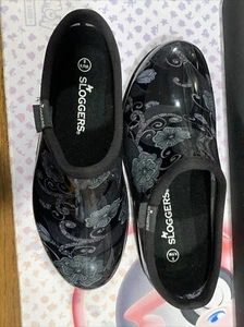 SLOGGERS WO Size 8 RAIN/ GARDEN SHOES BLACK WITH BLUE GRAY FLORAL PATTERN - Picture 1 of 5