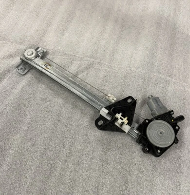2007-2011 HONDA CR-V CRV Right Passenger Rear RH Door Power Window Regulator OEM - Image 1 of 4