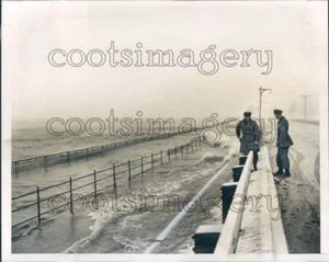 Bay Water Hits Flood Wall Near 8th Street Brooklyn NYC Press Photo - Picture 1 of 2