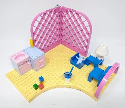 LEGO Belville Playhouse: Love 'n' Lullabies (5860) - Used - Image 1 of 3