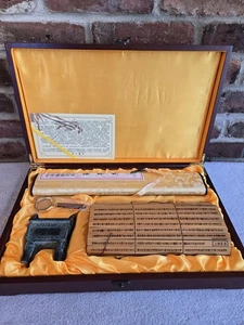 Chinesische Bambus Zettel, Schriftrolle, Räuchergefäß, Lupe Deko Holzkiste - Bild 1 von 24