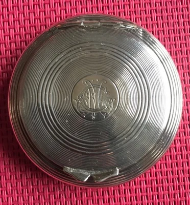 Boite a Pilules Argent Massif Poinçon Sanglier  Orfevre  Frontin 1888-1920 - Photo 1/4