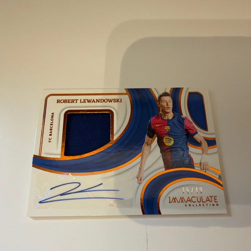 Robert Lewandowski - Patch Auto /49 - Panini Immaculate - Mint! - Bild 1 von 2