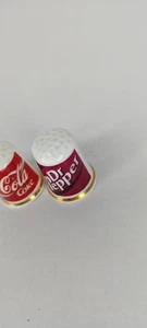Lote de 2 dedales Coca Cola y Dr.Pepper porcelana de hueso fino - Imagen 1 de 11