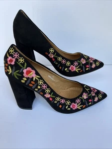 Db Dk Pointed Toe Block Heels Sz 11 Embroidery Black Floral Pumps Shoes - Picture 1 of 14