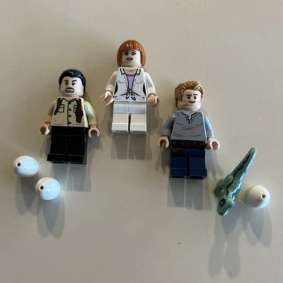 Lego Minifigure Lot - Jurassic World Claire, Vic Hoskins, Owen & Baby Dino - Image 1 of 3