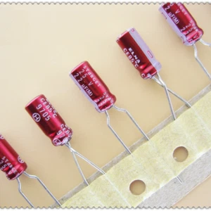 Condensador electrolítico de audio serie ELNA STARGET 22uF/25V 5X11mm 85°C pin de cobre - Imagen 1 de 2