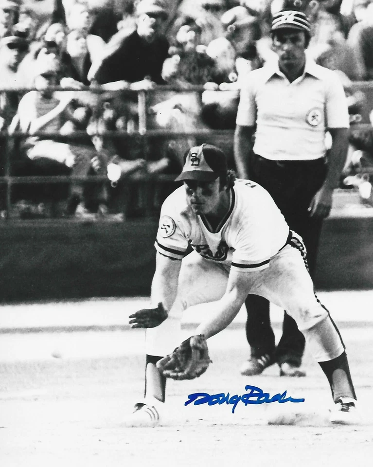 SAN DIEGO PADRES DOUG RADER SIGNED 8X10 5X GOLD GLOVE WINNER ASTROS RANGERS JAYS - Image 1 of 1