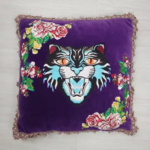 Sade New York Kissen 18"x18" lila Samt Tiger Katze Blumen bestickt Quasten - Bild 1 von 12
