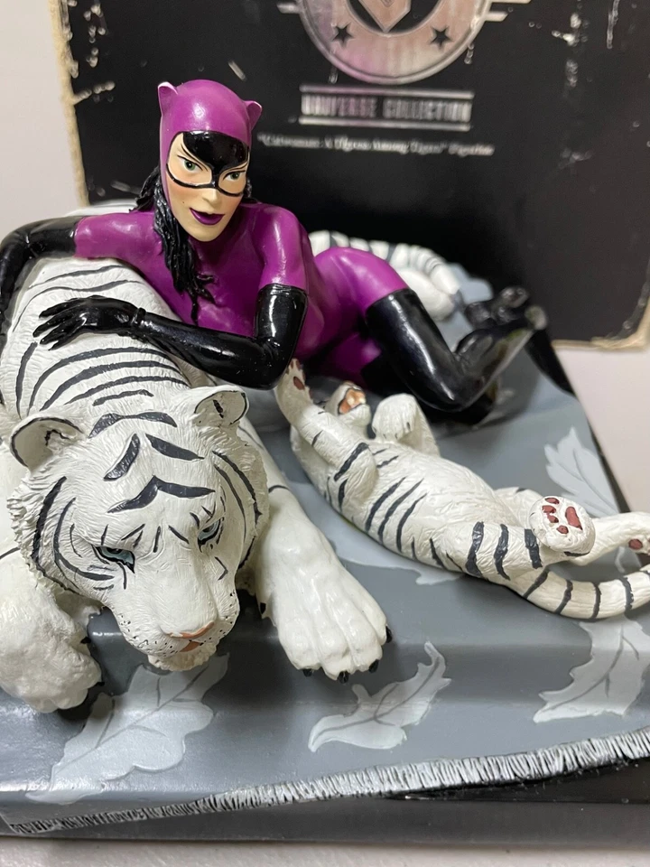  “Catwoman: A Tigress Among Tigers” Figurine  EXTREMELY RARE# 236/2500 - Изображение 1 из 4