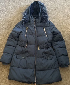 Mädchen Matalan Marine Mantel mit Kunstfell Kapuze Alter 10/11 Rosegold Reißverschlüsse 👀wunderschön  - Bild 1 von 5