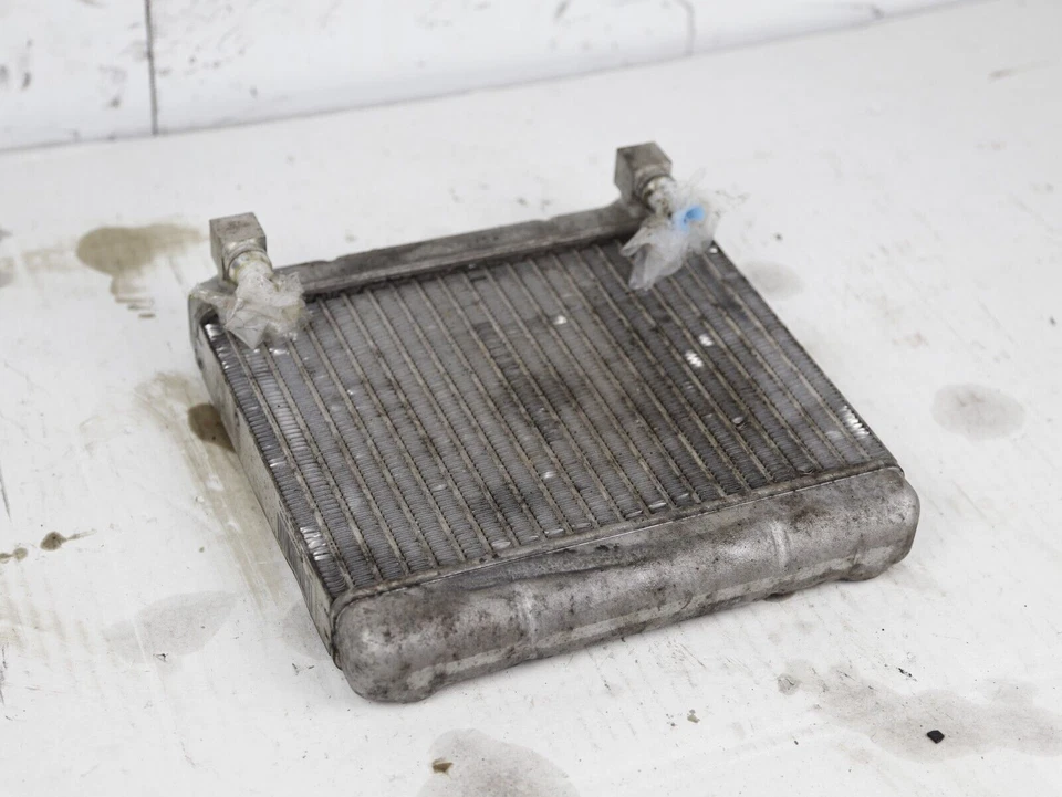 2009-2015 BMW 750I правый вспомогательный радиатор масляный охладитель OEM 7570103 - Изображение 1 из 3