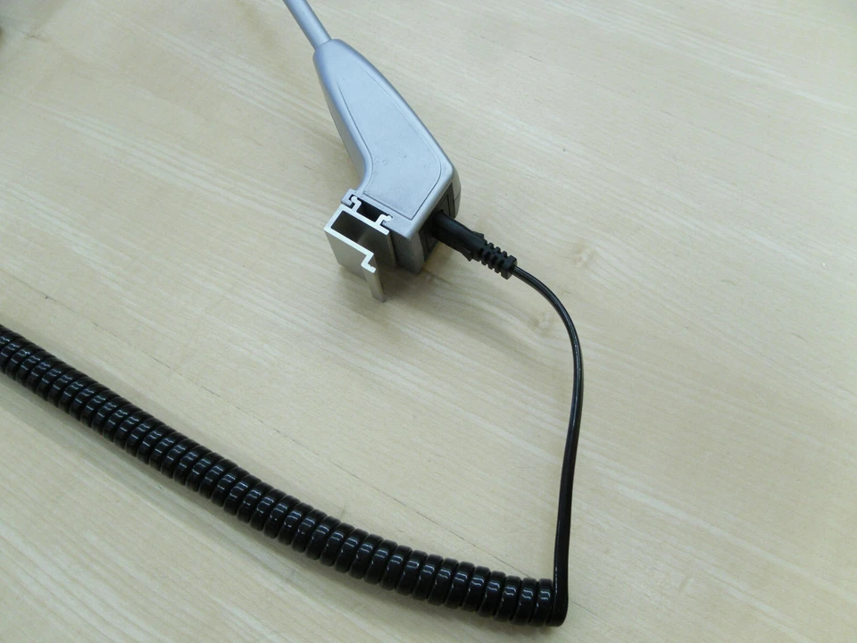 Spezial Adapter für Halogenstrahler Strahler Messestrahler passend zu Octanorm - Bild 1 von 1