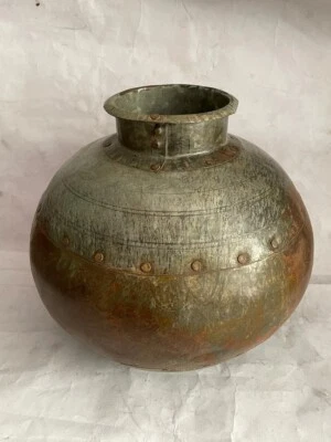 VINTAGE RARE HANDMADE RUSTIC IRON BIG INDIAN  WATER POT MATKA /VASE / JAR - Image 1 of 4