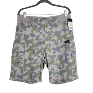 Lee Gray and Green Camo Shorts NWT Size 14W Relaxed Fit Camo Cargo Shorts - Picture 1 of 10