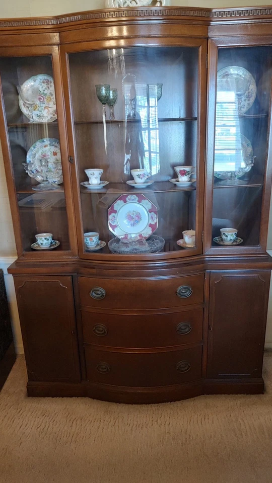 Breakfront Display Case - Image 1 of 1