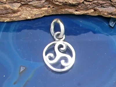 Kleiner Triskele Anhänger Kette 925 Sterling Silber Ø 1,1cm Sonnenrad Kelten - Bild 1 von 2