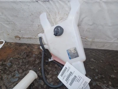 GMC SAVANA 3500  2022 Coolant Reservoir 2621801 - Image 1 of 4